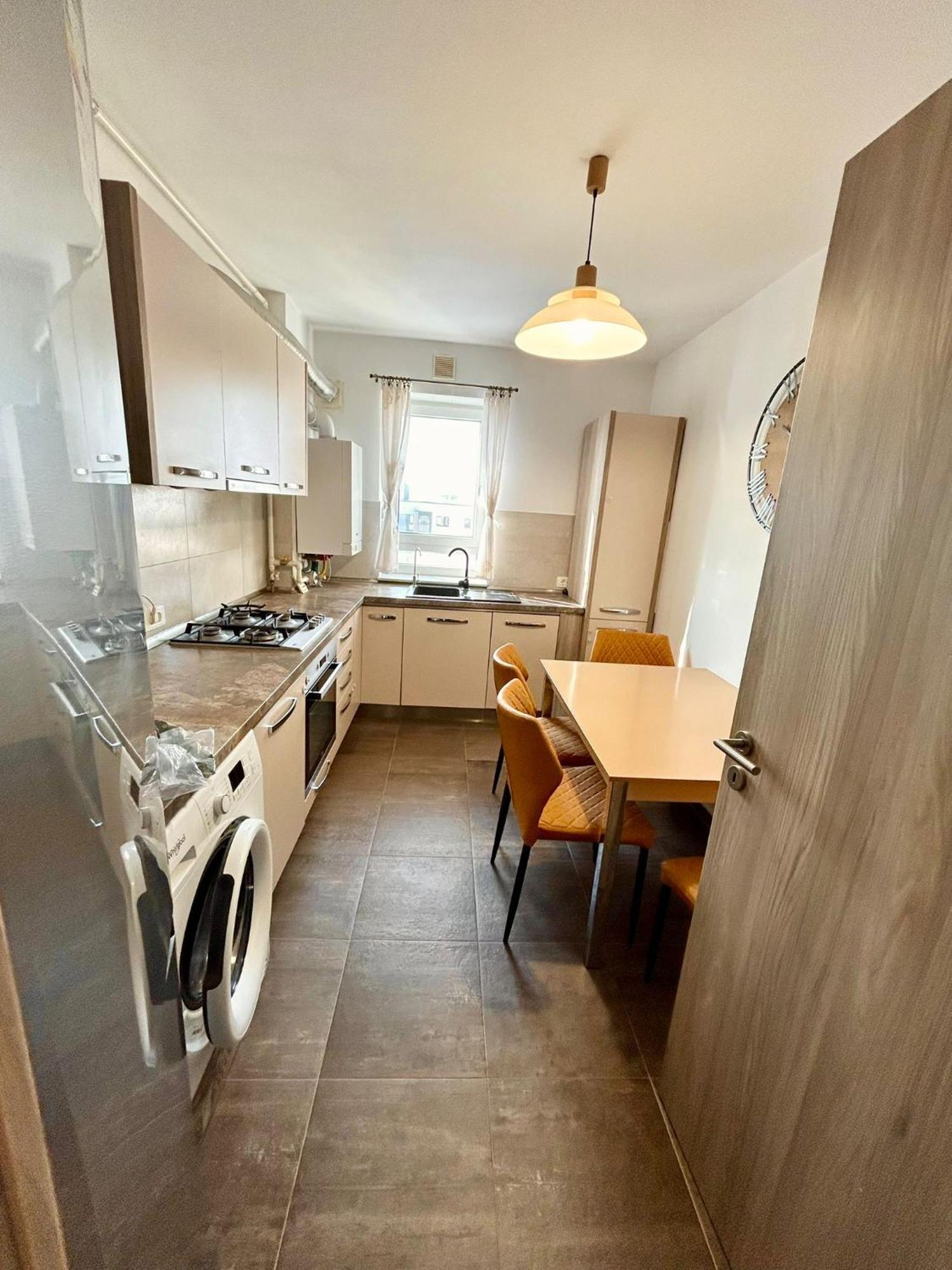 Jad - Luxury 3 Rooms & 2 Rooms Apartments In Kasper, Near Coresi Mall Брашов Экстерьер фото