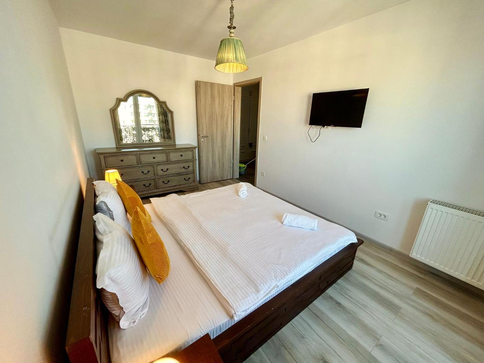 Jad - Luxury 3 Rooms & 2 Rooms Apartments In Kasper, Near Coresi Mall Брашов Экстерьер фото