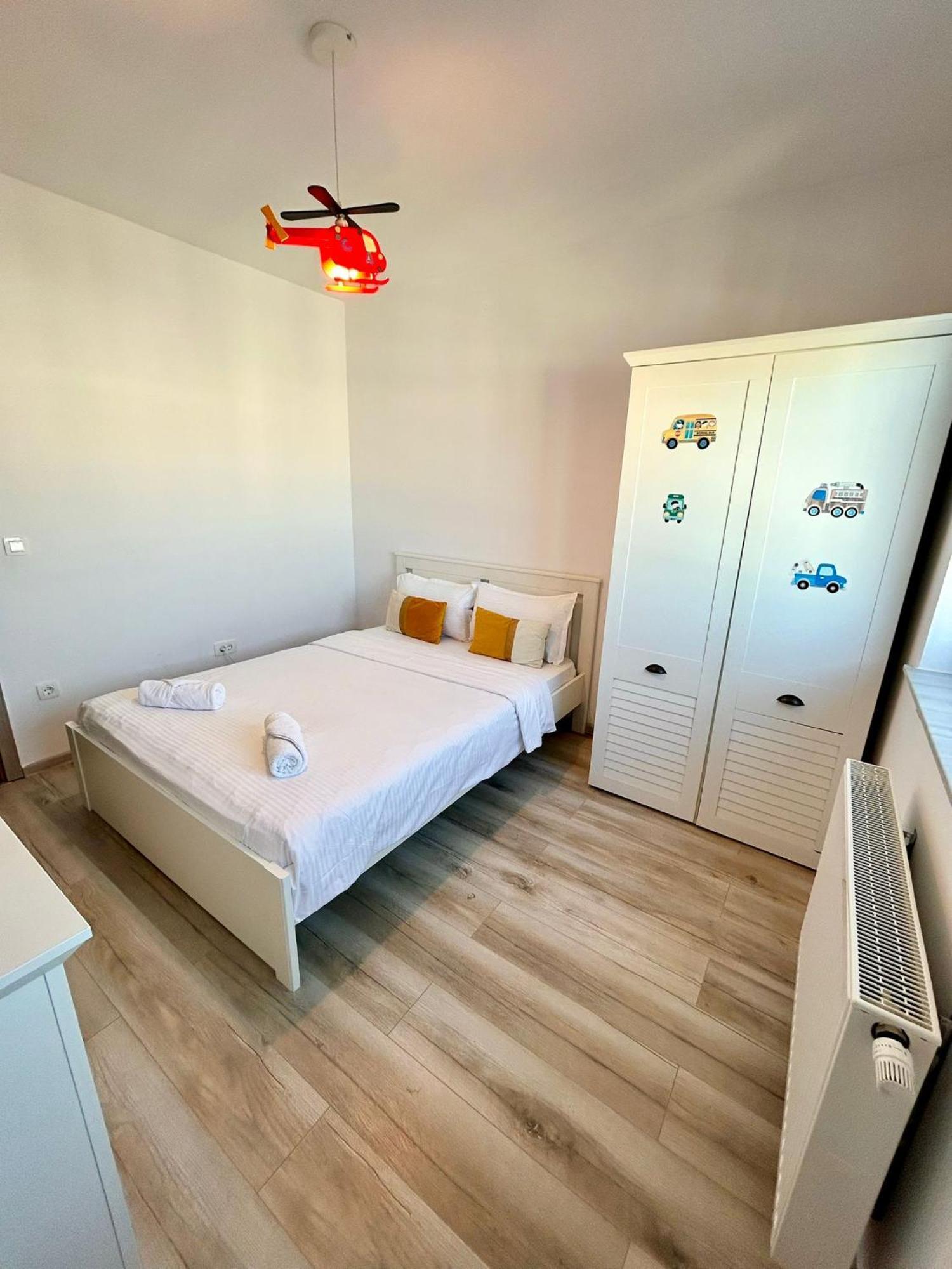 Jad - Luxury 3 Rooms & 2 Rooms Apartments In Kasper, Near Coresi Mall Брашов Экстерьер фото