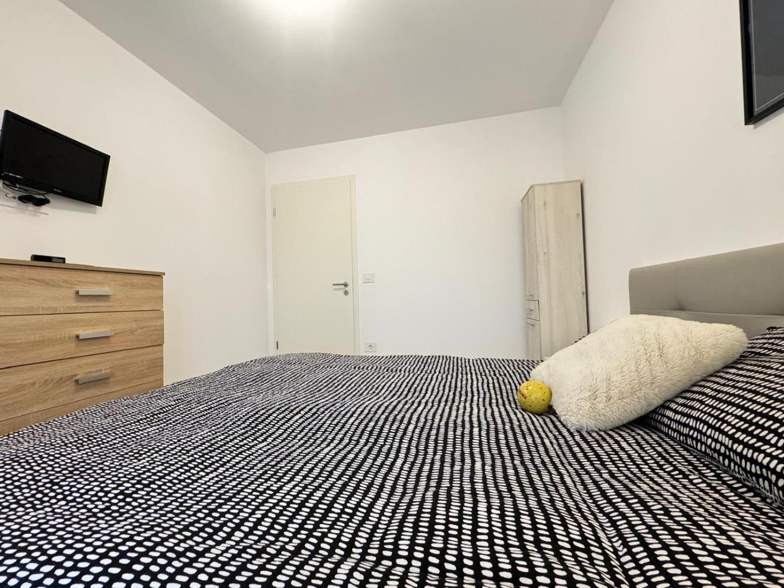 Jad - Luxury 3 Rooms & 2 Rooms Apartments In Kasper, Near Coresi Mall Брашов Экстерьер фото