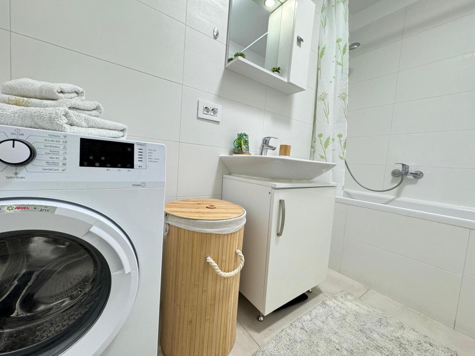 Jad - Luxury 3 Rooms & 2 Rooms Apartments In Kasper, Near Coresi Mall Брашов Экстерьер фото